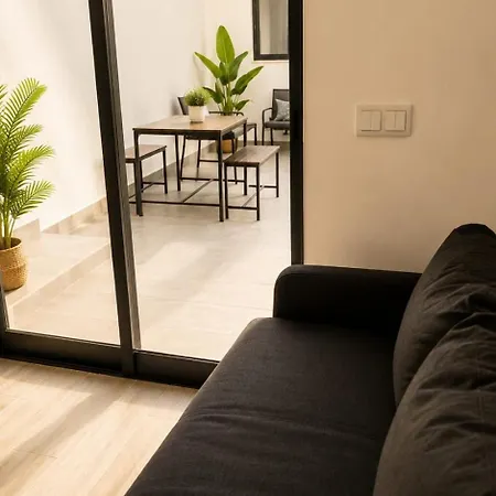Downtown Terrace פארו